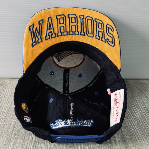 Mitchell & Ness Golden State Warriors Snapback Flat Brim Hat - Black/Blue/Yellow - Picture 6 of 9